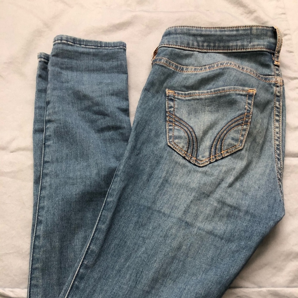 Cute hollister jeans. Offer 💘